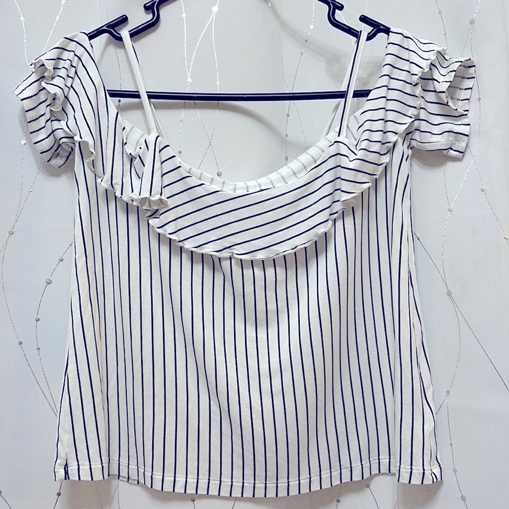 EUC AEO | super soft white, black striped flutter sleeve, cold shoulder tank top